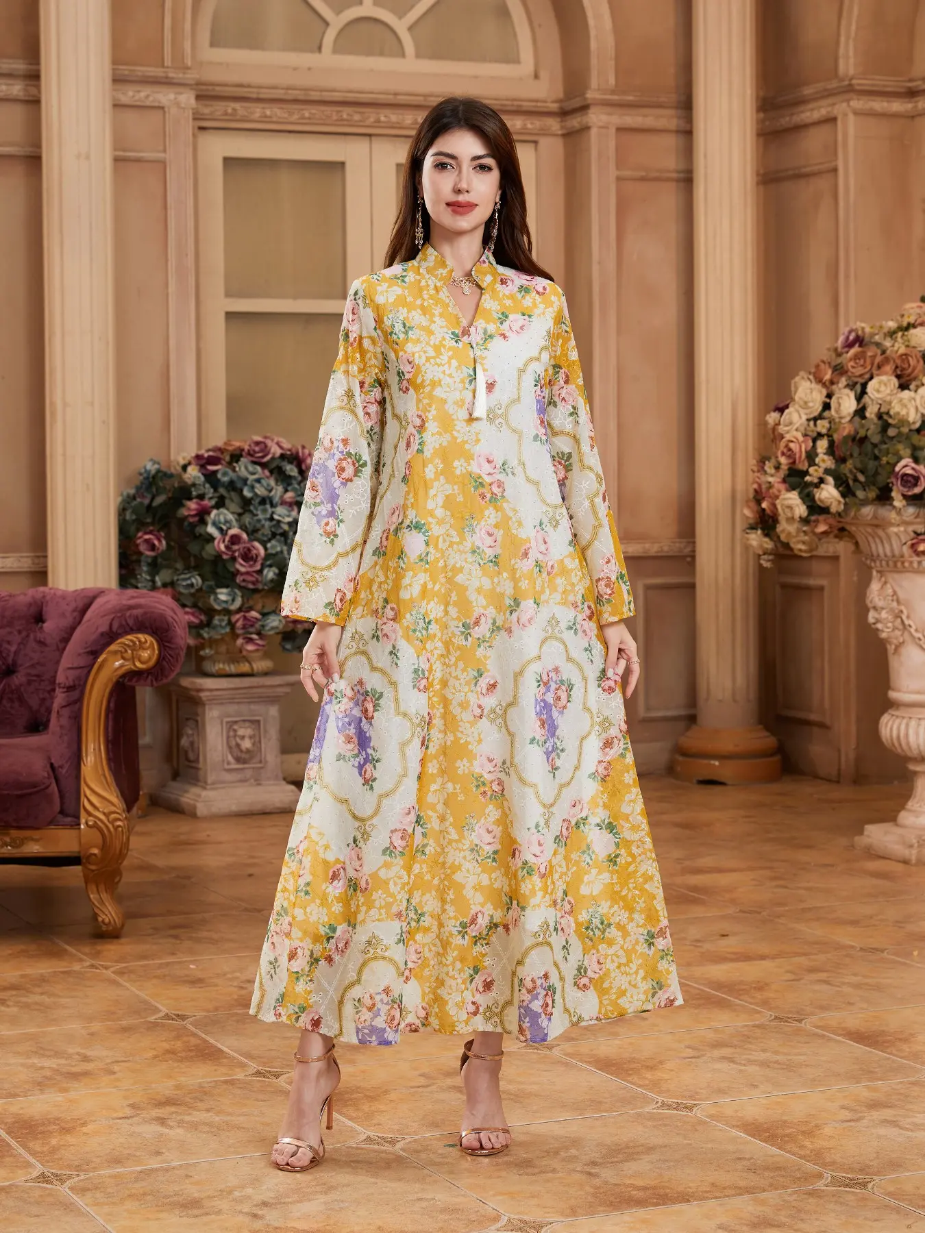 Middle Eastern Muslim Breathable Floral Long Sleeve Dress, Stand Collar Fringe Pendant, Sparkling Rhinestone Robe with Lining, Modest Style Islamic Clothing, Muslim Dresses, Modesty Muslim Clothing