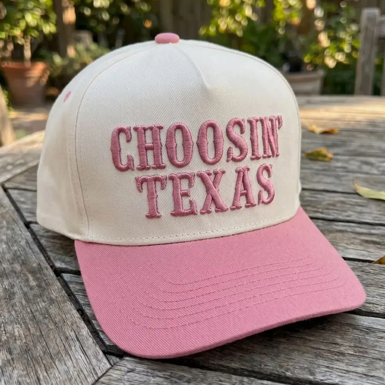 Choosin' Texas Embroidered Two Tone Snapback Hat, Vintage Texas Baseball Cap, Adjustable Retro Trucker Hat for Men and Women, Western Southern Style Cap, Country Road Trip Gift, Casual Outdoor Travel Hat, Classic State Pride Apparel
