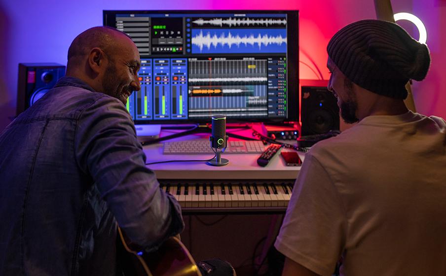 JBL Quantum Stream Studio, Quad pattern premium USB microphone for streaming, recording and gaming