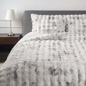 Warm & Cozy Faux Fur Bubble Comforter Set