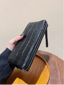 Women’s Large Capacity Zip Wallet Clutch, Crocodile Pattern, Commuter Style, Top Grain Leather
