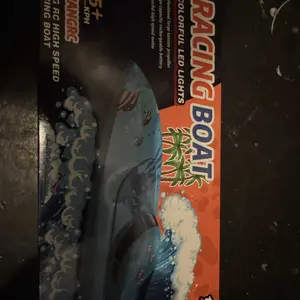 RC Boat with LED for Kids and Adults - Remote Control Boat for Pools and Lakes 2.4GHZ RC Boat with 1 Rechargeable Battery Whole Body Waterproof, Low Battery Alarm, Water Play Toy Gift for Boys&Girls