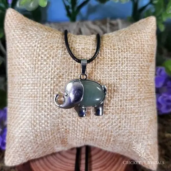 Green Aventurine Crystal Elephant Necklace hippiejewelry earthy jewelry