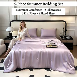 5-piece bedding set: 1 summer comforter, 2 pillowcases, 1 flat sheet, and 1 fitted sheet.