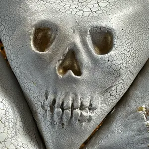 Blanco Bone & Gold Skull Corazón Sculpture, Hanging Home Decor Ornaments for Room Decor