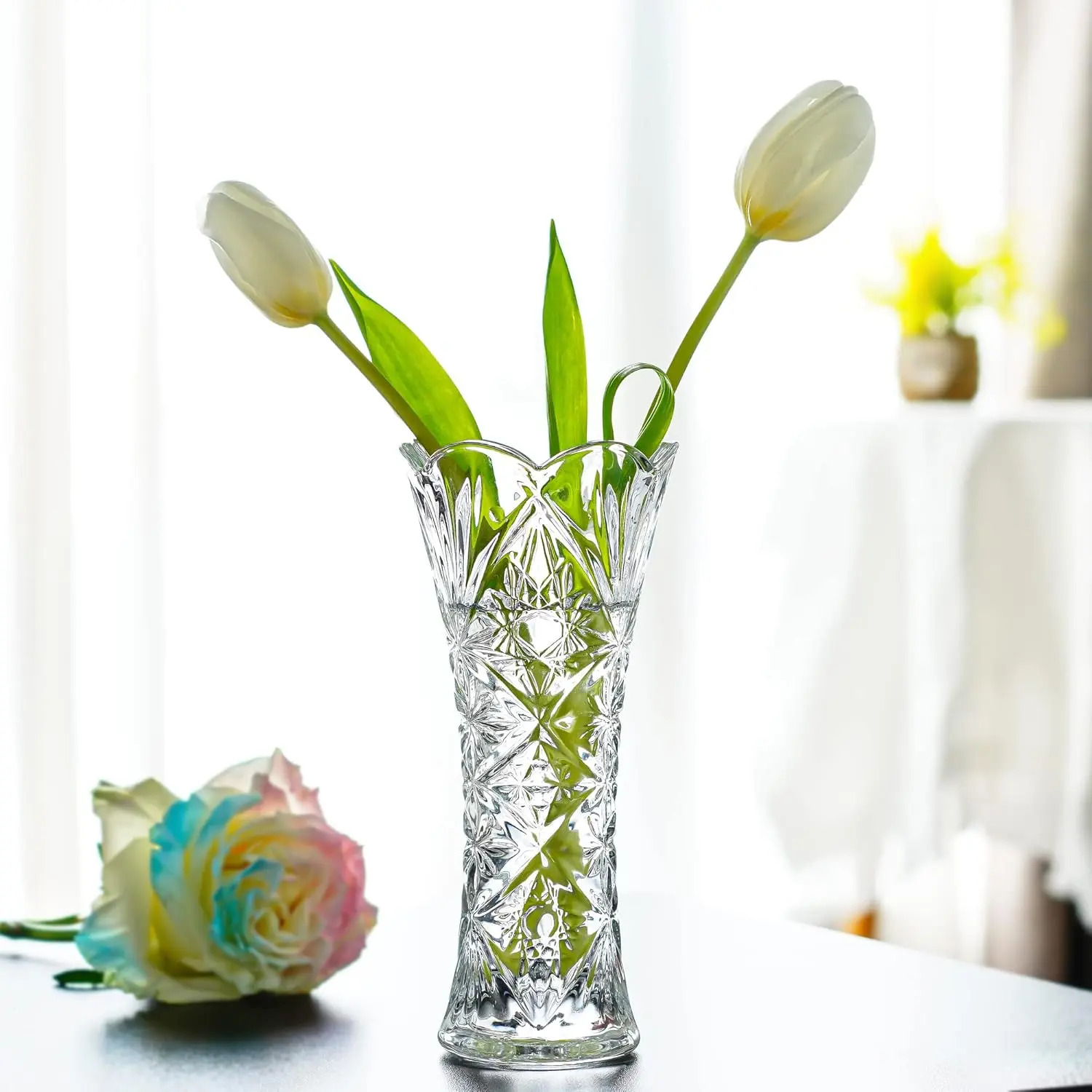 7.6" Clear Glass Flower Vase,Thickened Crystal Glass Vase for Flowers & Decor,Sunflower Design (1 Piece)