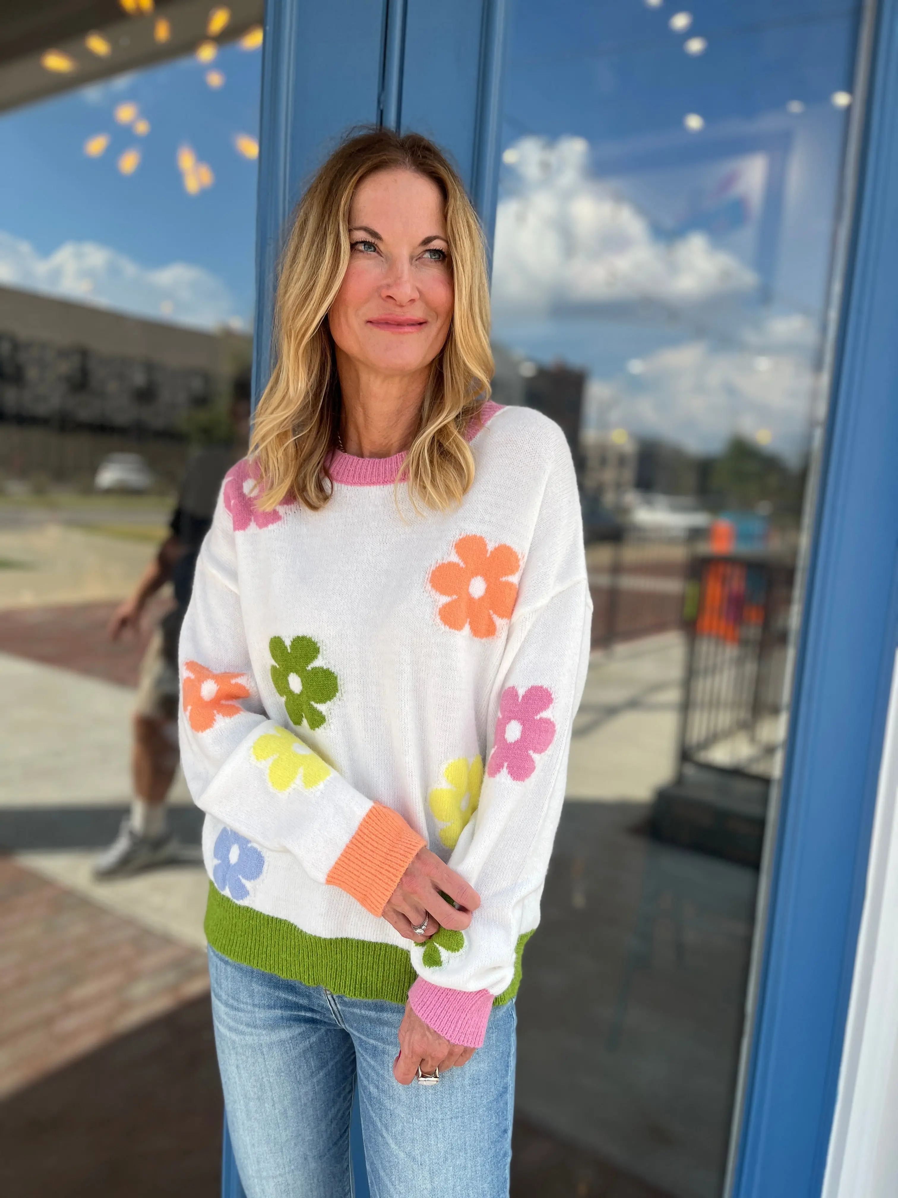 The Daisy Girl Sweater White