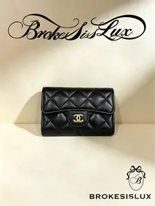Pre-owned CHANEL Classic Diamond Quilted Compact Flap Card Holder in Black Lambskin, Gold tone CC Hardware