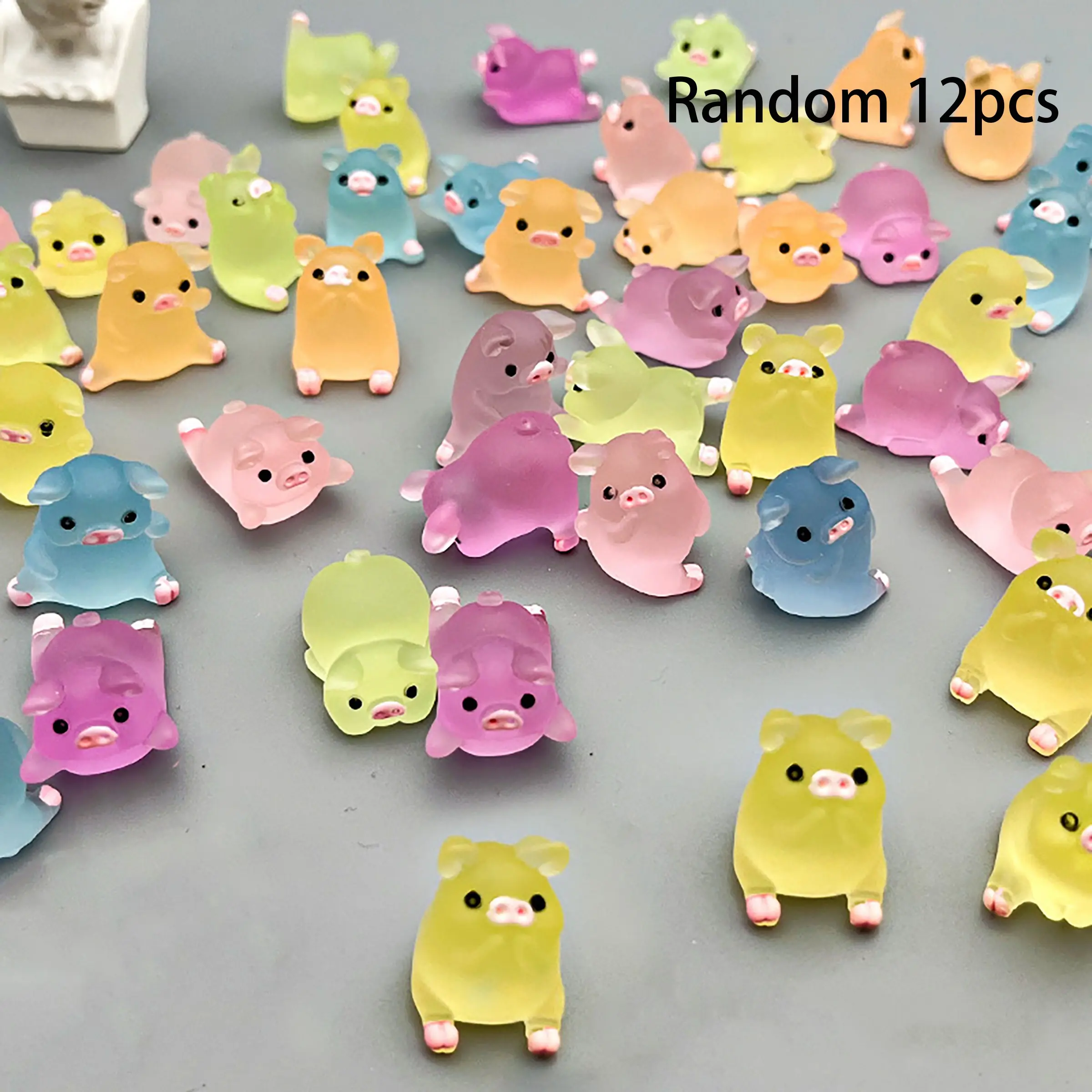 1 Set of 12Pcs Random Mini Resin Luminous Pig Ornaments Car Keys Mini Resin Piggy Figures Ornament Miniature Garden Pigs Figurines Resin Piggy Pigs Car mini Animals Figures Ornament Home Ornaments