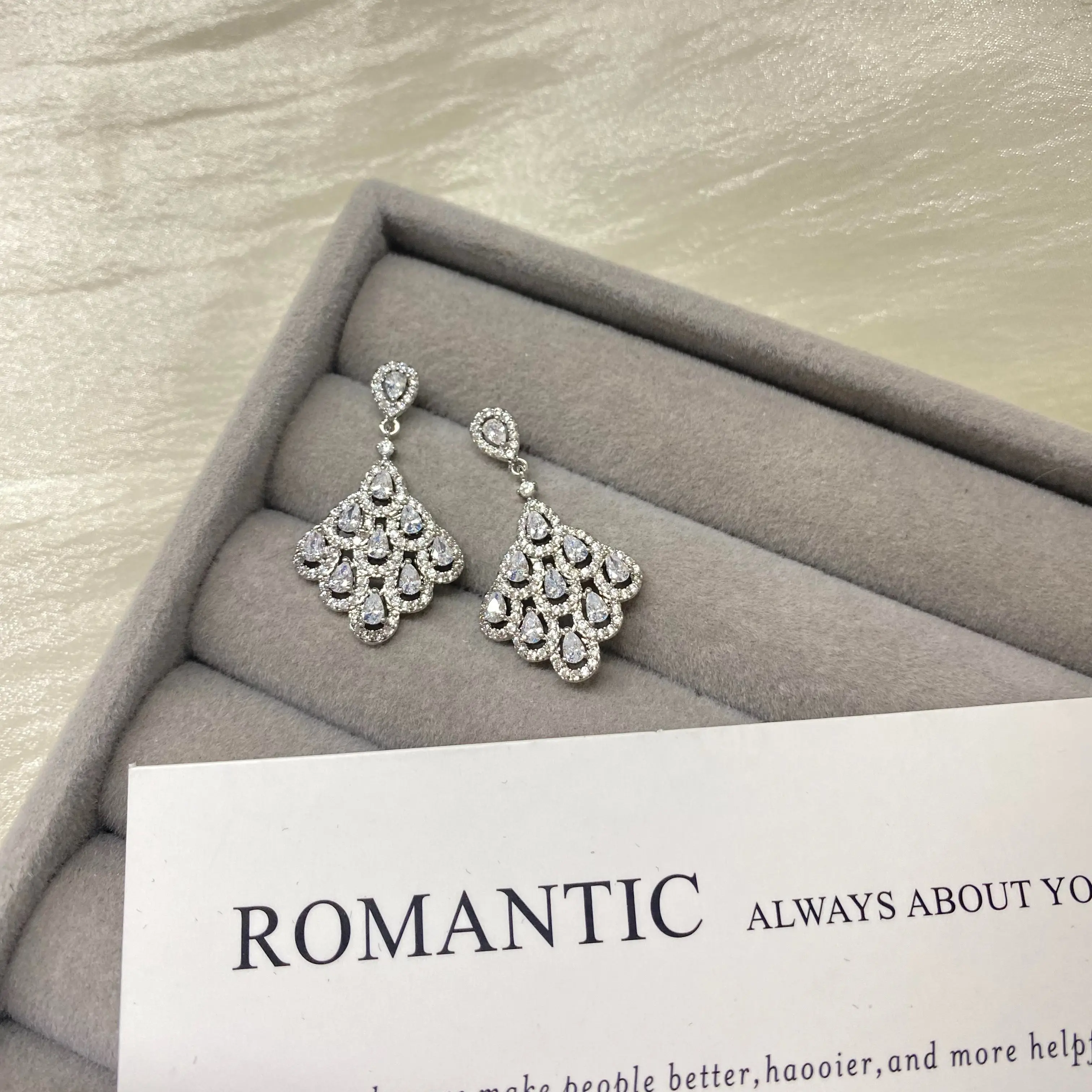 S925 Sterling Silver Drop Earrings, Vintage Fan-Shaped Design with Sparkling Zirconia, Hypoallergenic Fashion Jewelry for Women, Women's Fashion, Wedding