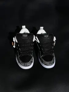 Men's Casual Canvas Shoes, Unisex Embroidered Low Top Sneakers, Anti-Slip Rubber Sole, All Season Fashion Board Shoes