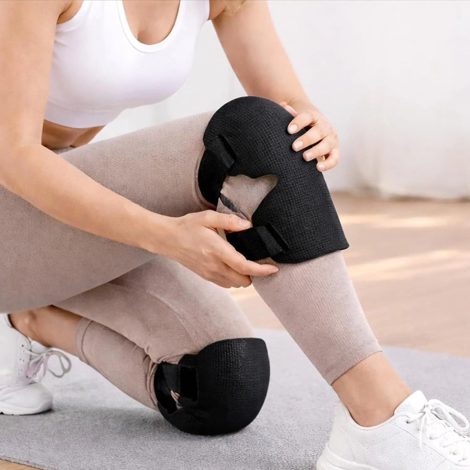 1 Pair Knee Pads – Thickened durable knee protectors for flooring work, gardening and home repairs. Lightweight, wear-resistant design with comfortable fit that protects knees without tightening the legs.