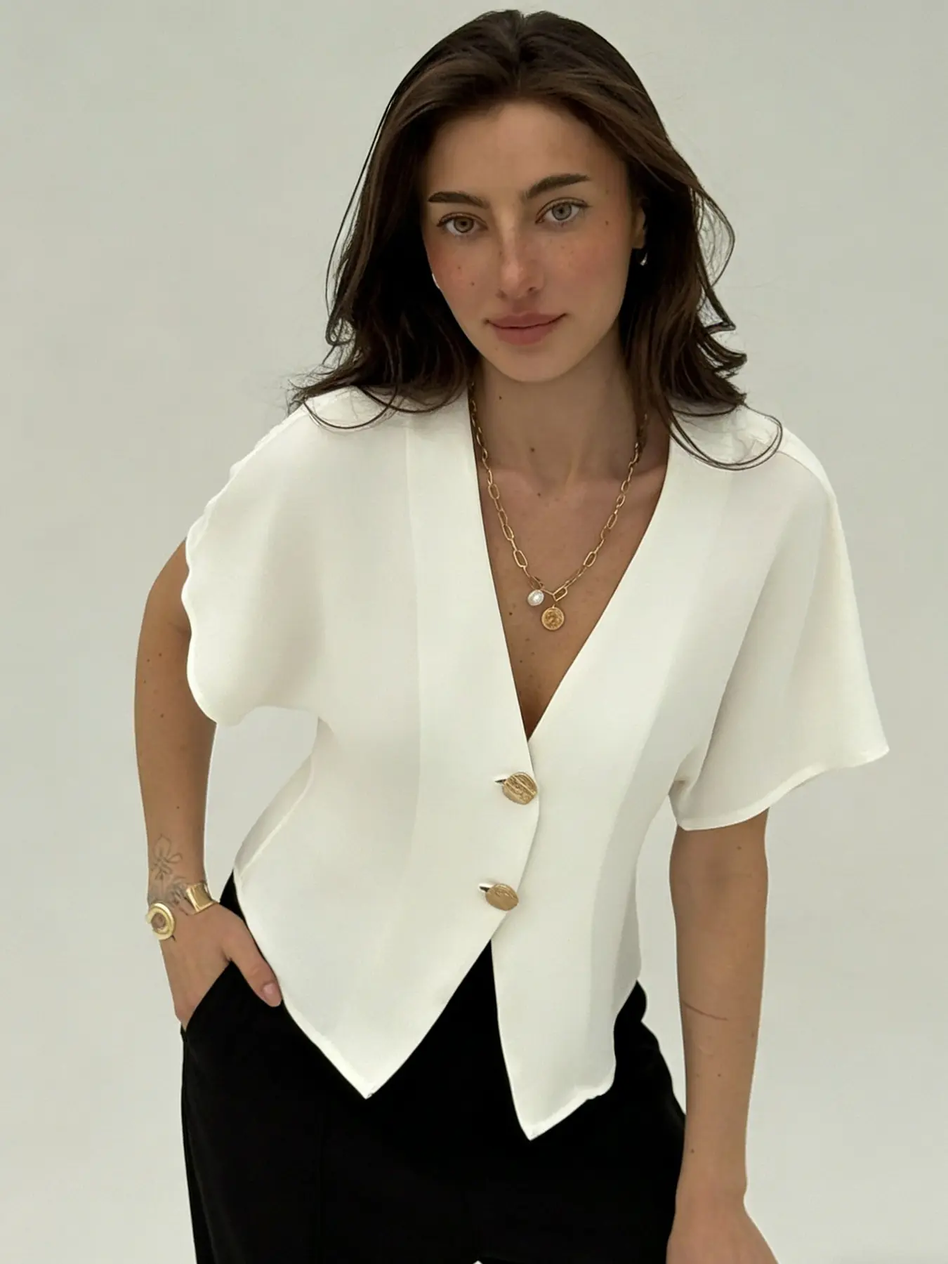 A women's white gold buckle V-neck short sleeved chiffon Basic Blouse shirt with gold buckle decoration to enhance texture, V-neck design to highlight neck, suitable for commuting to work, shopping and outdoor wear Blouses Shirts Tops