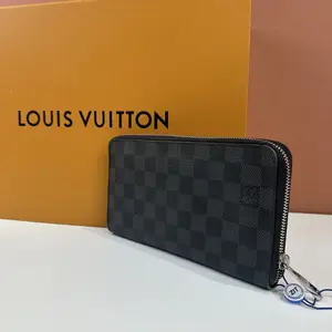 Pre-owned Louis Vuitton leather wallet