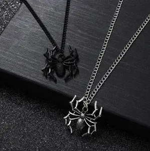 Retro 3D Halloween Spider Pendant Necklace