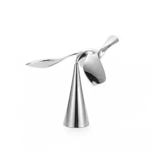 Flying Bird Bottle Opener Beer Tumbler Suspension Balance Eagle Creative Desktop Decor Gift for Stress Relief