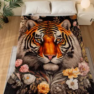 Print Blanket Fleece Throw for Bed Sofa Travel and Camping, Super Soft Cozy Fluffy Plush Cheetah Print Blanket for All Seasons giftable All-Season multipurpose  Creative Digital Print, Perfect for Graduation, Valentine's Day, Birthday， lightweight
