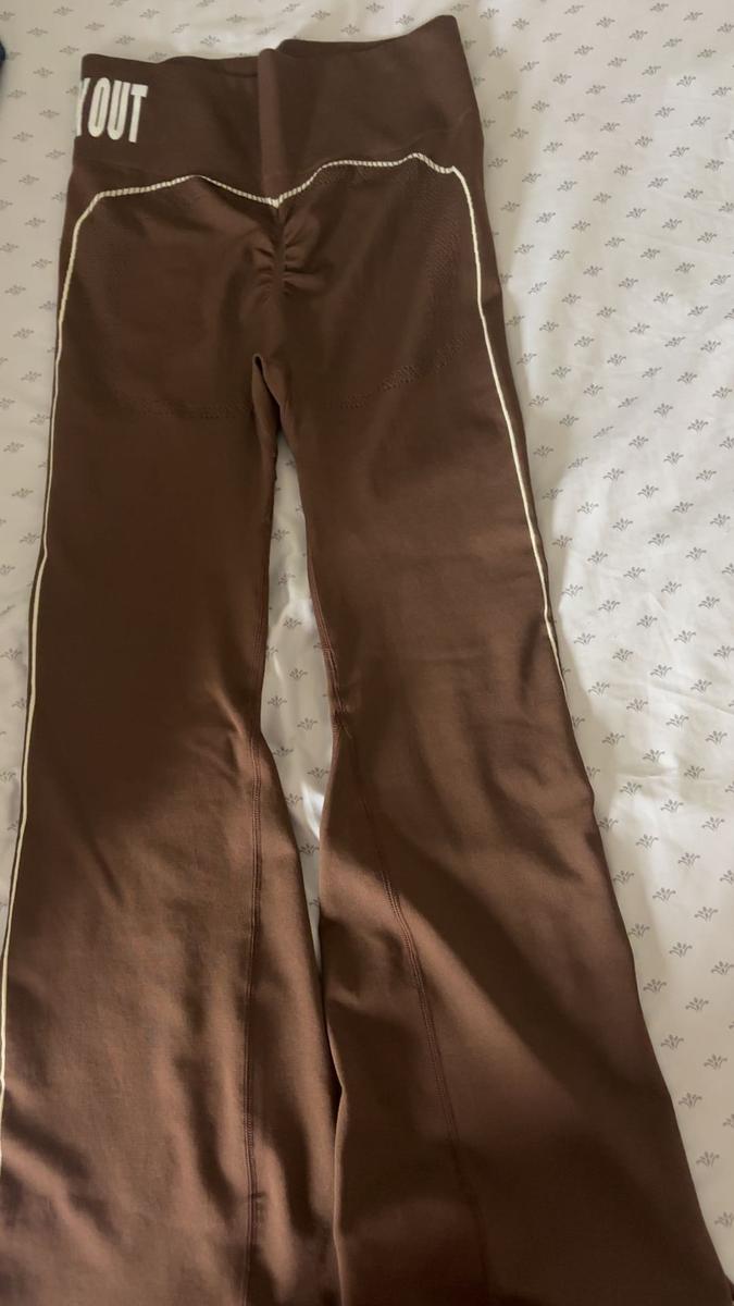 Item: Black + Brown, L