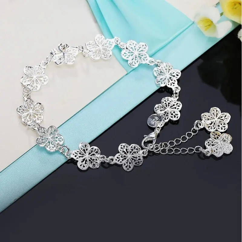 925 Sterling Silver Bracelet for Women with a Classic Floral Motif, 20cm Link Chain, Stylish Accessories for Wedding Wear, Fashion Wrist Jewelry, Flower Design Bracelet, Bridal Bracelet, Beautiful Flowers