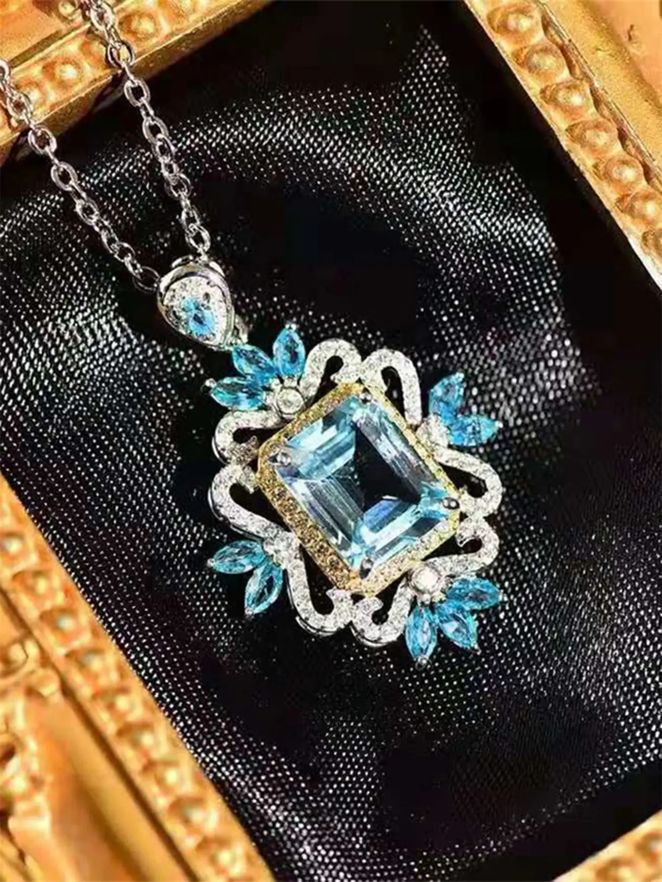 1 PC Gorgeous Cubic Zirconia Dangling Charms Necklace Pendant For Women Valentine's Day Gift Wedding Jewelry Dainty Layering Jewelry