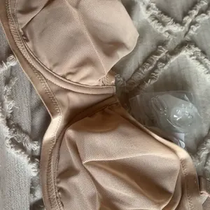 Product Review of HSIA Bella Women's Convertible Strapless Minimizer Bandeau Bra Underwire Unlined for Large Bust from l**4