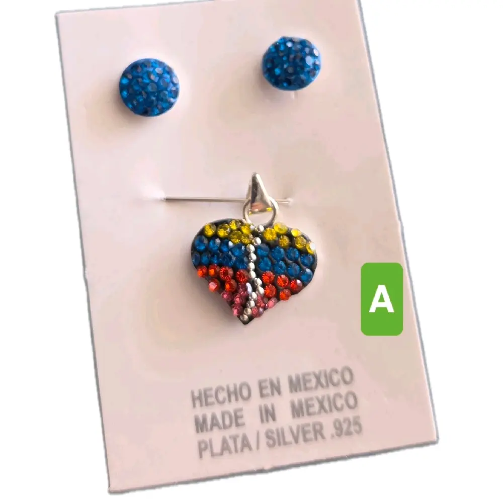 Pendiente en forma de corazon Artesanal plata mexicana .925 con aretes.