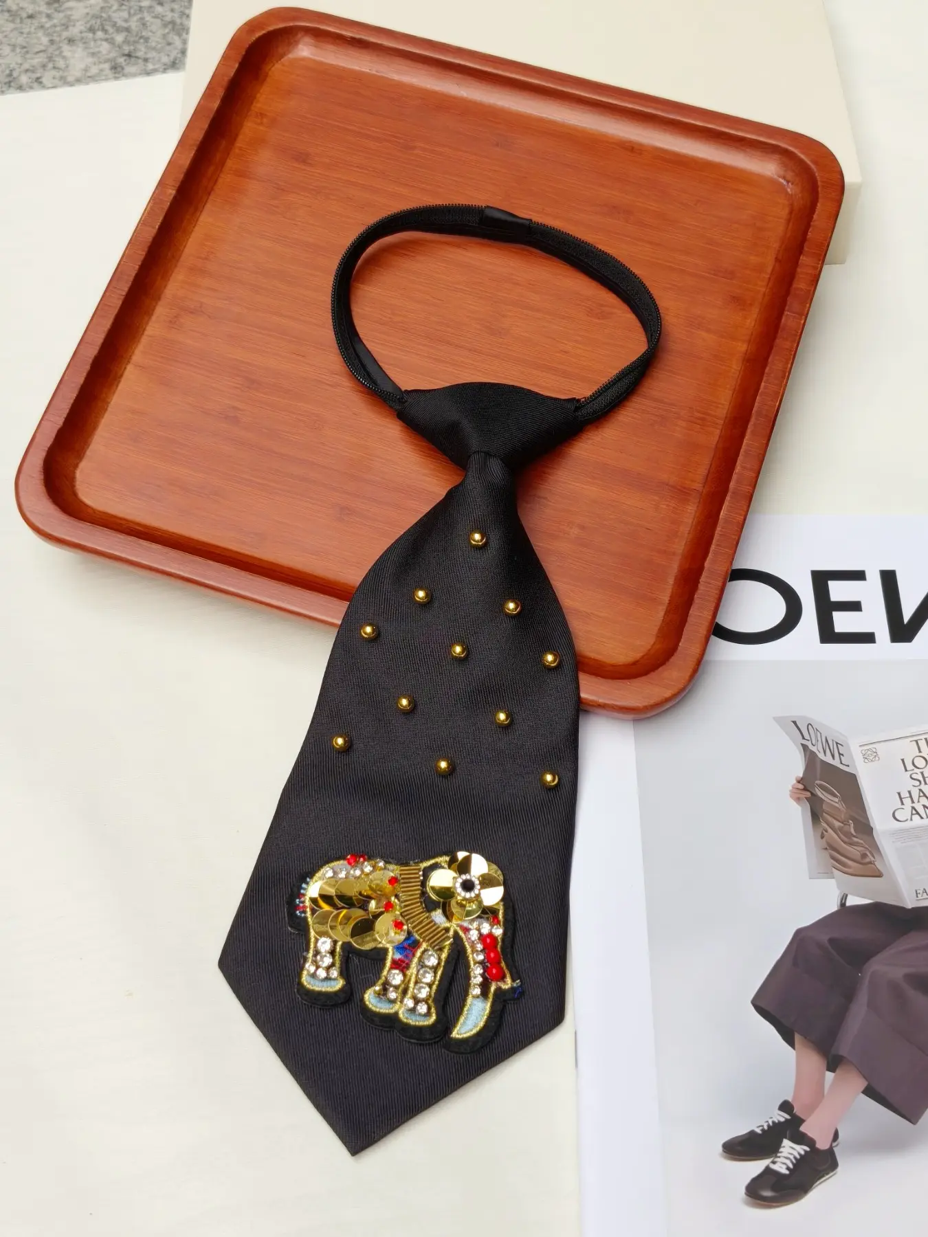Elegant Tie for Stage Performances, Heavy-Duty Sequined Elephant Design, Perfect for Comic Con, Nightclubs, and Parties