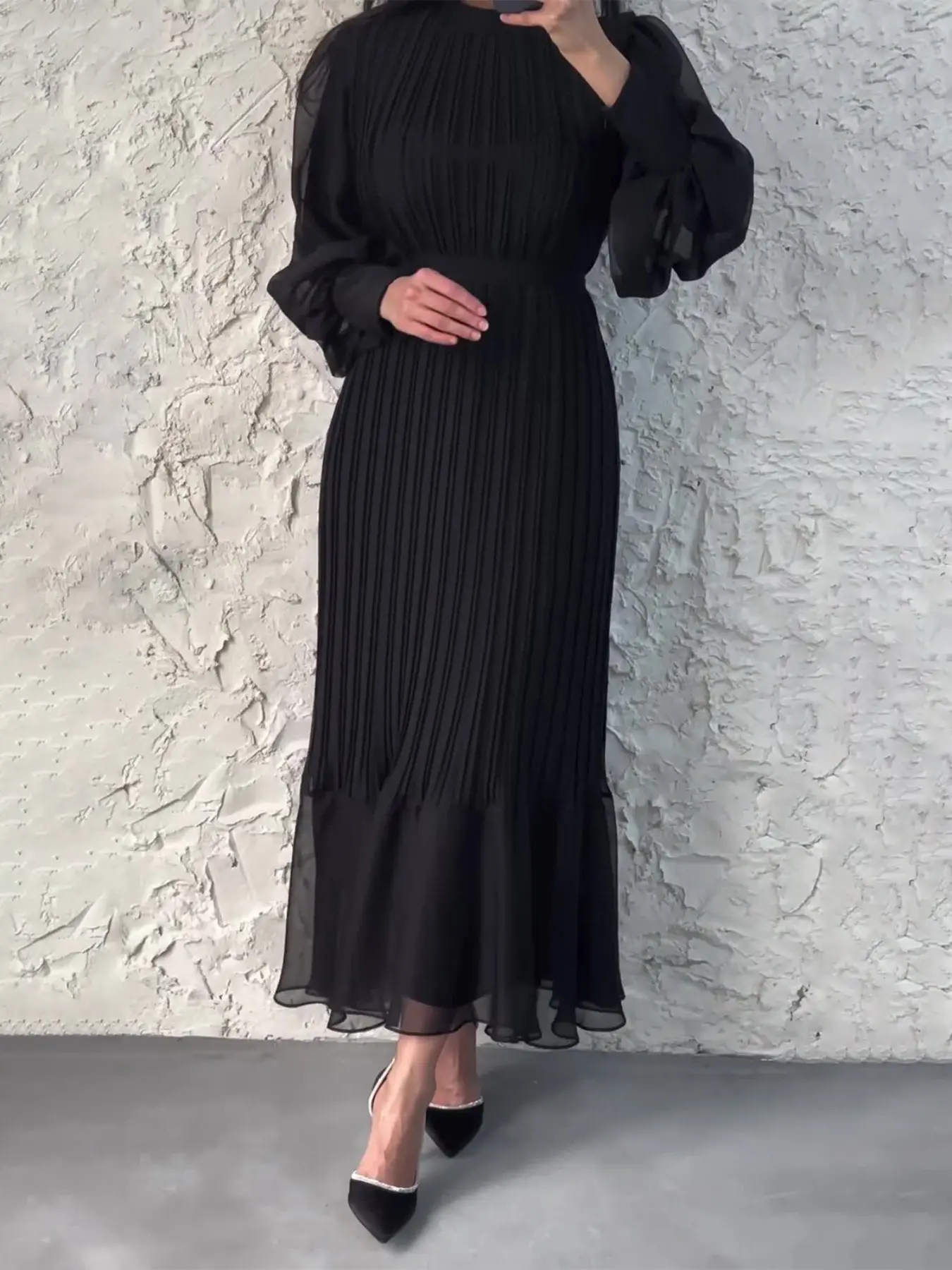 Elegant Chiffon Muslim Dress, Round Neck Long Sleeve, Pleated Islamic Abaya, Flowy Ruffle Hem, Stylish & Comfortable, Modest Style Dress, Modest Muslim Outfits, Modest Islamic Clothing