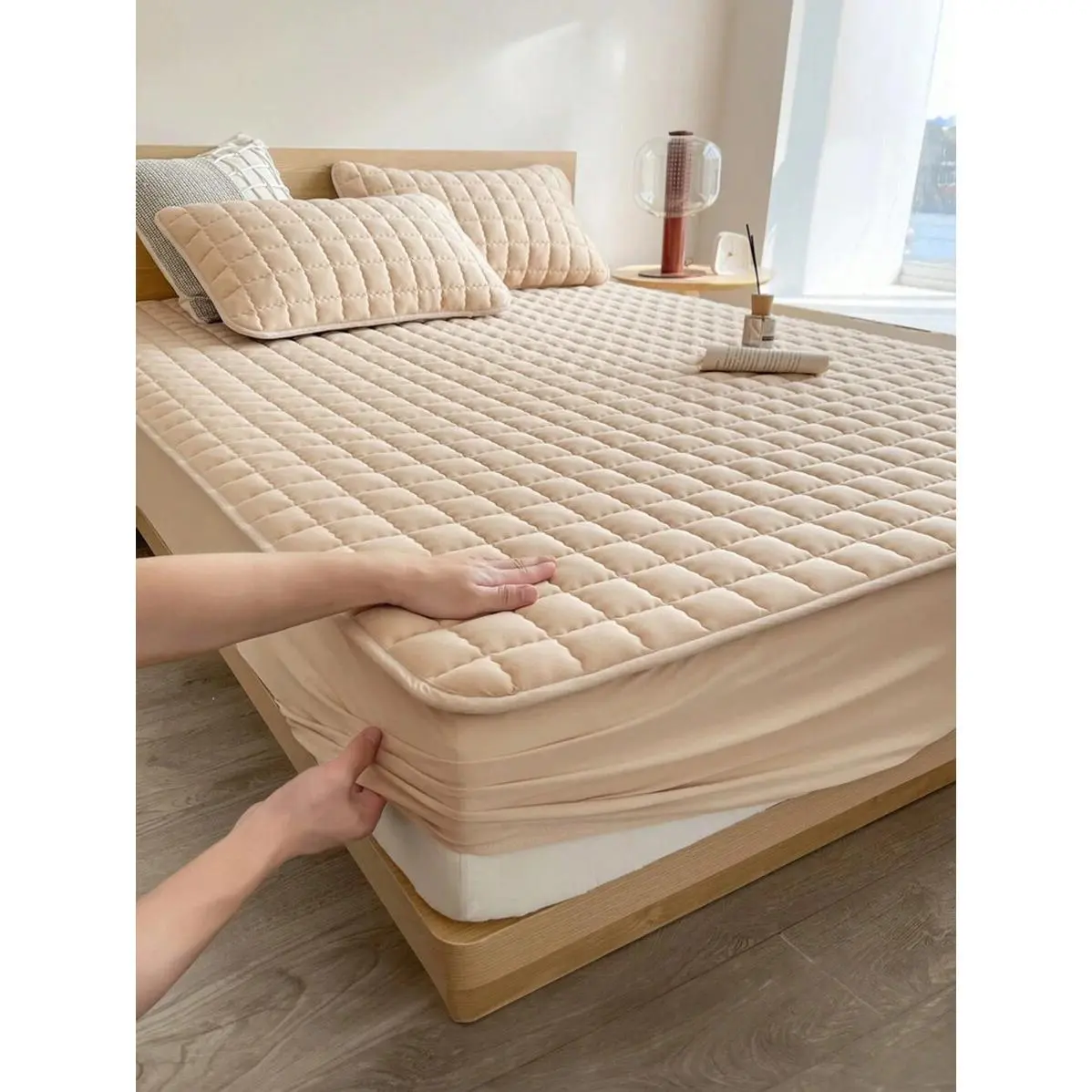 Waterproof (only Water Barrier) Plaid Textured Fitted Sheet, 1 Count Bedroom Accessories Bedding Quilted Mattress Cover for Bedroom, Guest Room, Apartment, School, Fall Decor (excluding Pillow Core), Room Accessories, Bedroom Decor