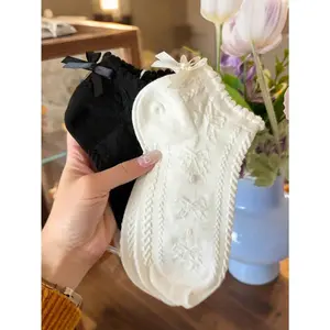 6 Pairs Women's Elegant Sweet Classic Black & White Floral Lace Trim Bow Accent Short Socks, Versatile For Daily Wear