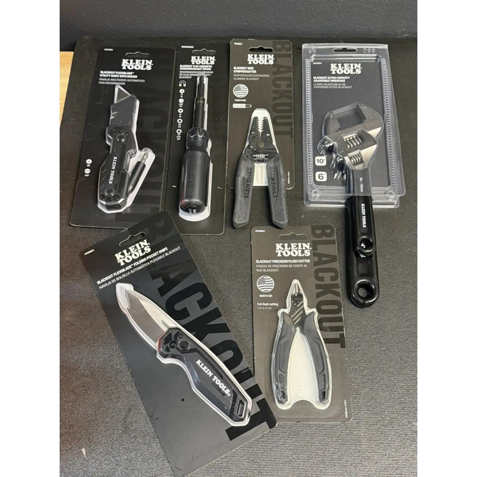 Klein Tools Blackout Lot 6 - 6-Piece Tool Set Including Knife, Screwdriver, Pliers, Wrench, and More
