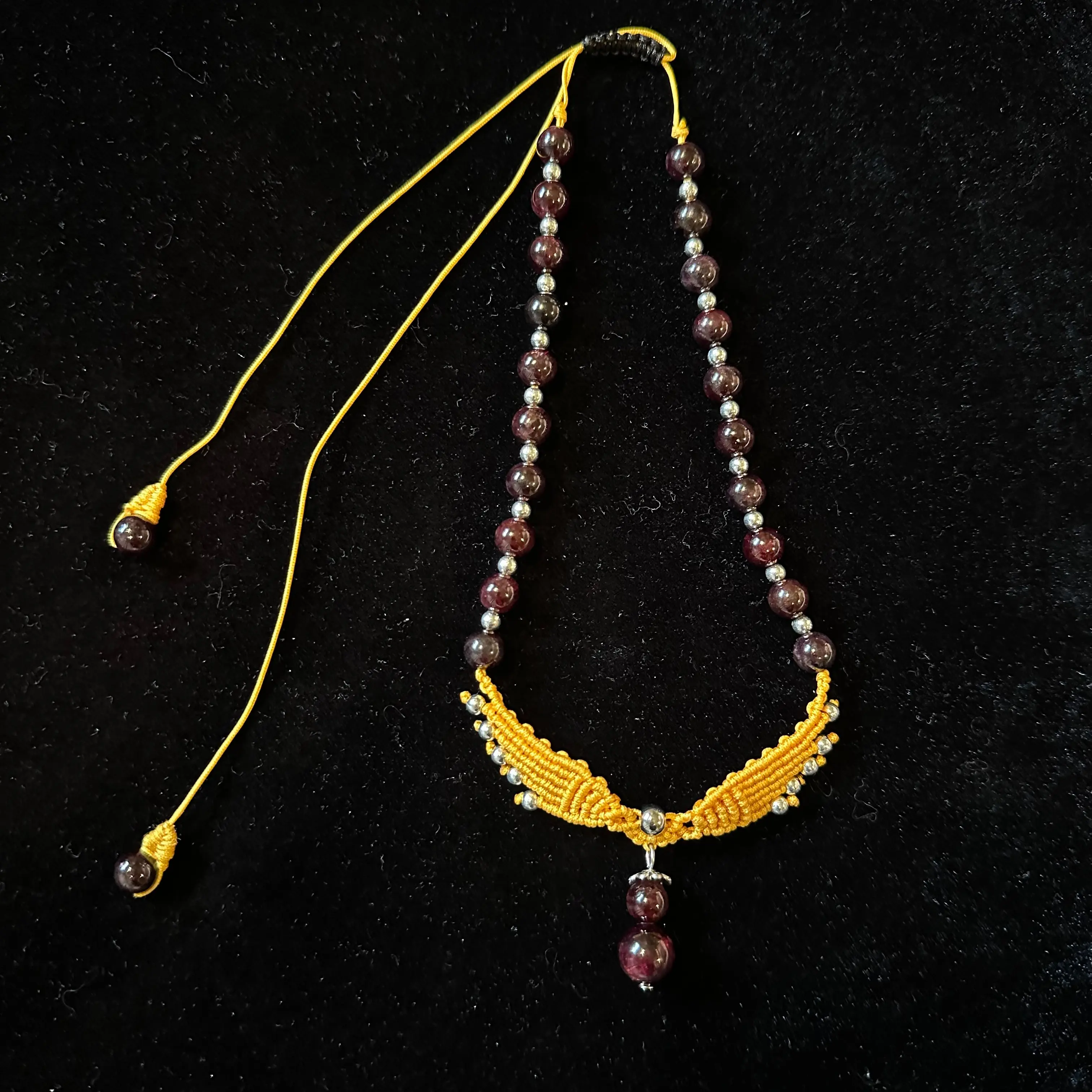 Angel's wings with garnet 