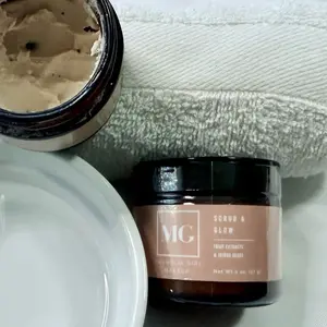Scrub & Glow face and body scrub with Jojoba beads and fruit extracts.