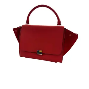 Pre-owned Celine Calfskin Leather Handle Bag T Trapèze leather handbag in Vibrant Red with Sleek Design and Durable Craftsmanship