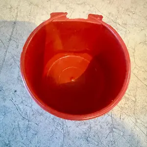 Champion 10pk Bebedero Comedero Hanging Feeder Water Dispenser 2in Height 4in Radius for Pet Feeding