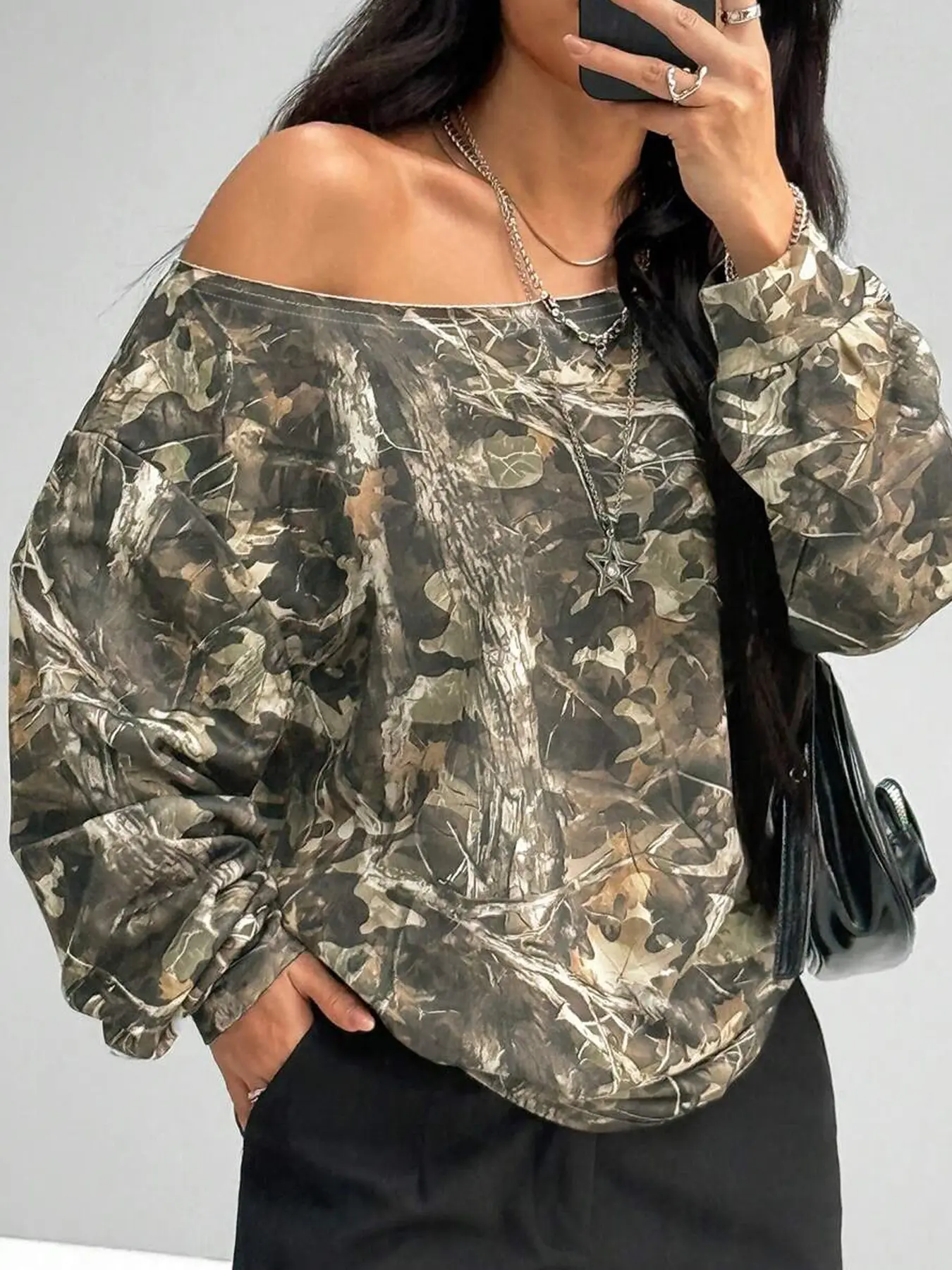 Women's Loose Long Sleeve Camo Print Asymmetrical Neckline Top, Y2K Style Knit Sweatshirt Knitwear for Spring & Fall, Comfortable Fit Pullover, Perfect for Casual Parties and Leisure Outings, Knitting, Casual Fitted Pullover, Fashion Knitwear
