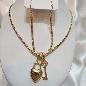 14k Gold Plated Chain Necklace set - Elegant 17.5- Inch Chain with Heart & Key Pendant Design. Everyday Wear - Elegant Luxurious Jewelry , includes earrings and 7” inch bracelet.