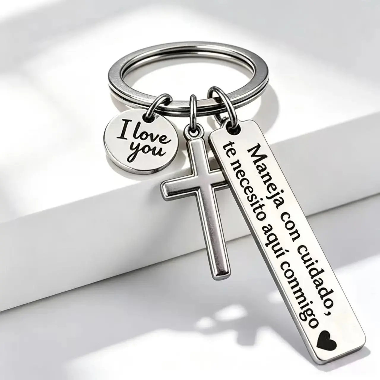 Maneja Con Cuidado Te Necesito Aquí Conmigo Keychain with Cross & "I Love You" Charm, Spanish Drive Safe Stainless Steel Keyring, Romantic Religious Gift for Him/Her Adjustable Heart Rate Couples Bracelet Set Rotating, Key, Key Tag, Key Rings For Car Keys