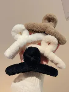 4pcs Large 11cm Plush Hair Clips, Fuzzy Hair Clip, Simple Comfortable Lazy Style, Plain Design, Suitable for Commuting Casual Vacation Fashion Accessories