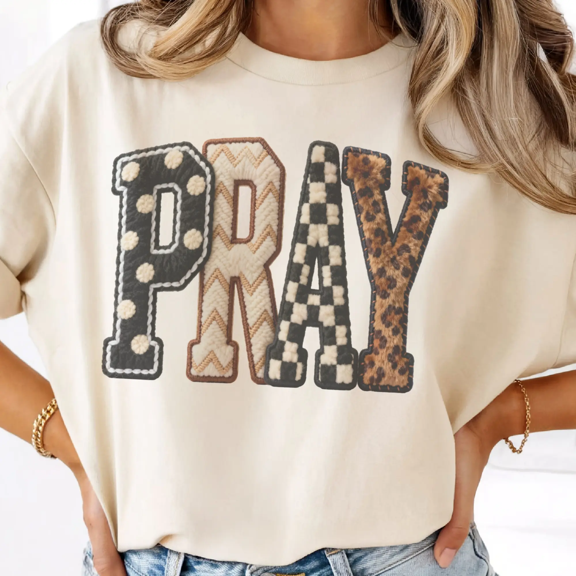 Vintage Pray Tee Retro Knitted Print PRAY Graphic Tshirt Religious Yarn Leopard Graphic T-Shirt Christian Bible Verse Crewneck Casual Womenswear Unisex Top