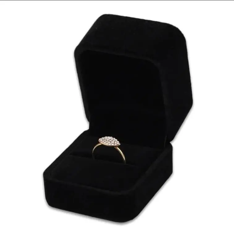 Black Velvet Ring Box – Luxury Soft Velvet Jewelry Gift Box for Engagement, Wedding, Proposal & Storage (2.5″ Square)
