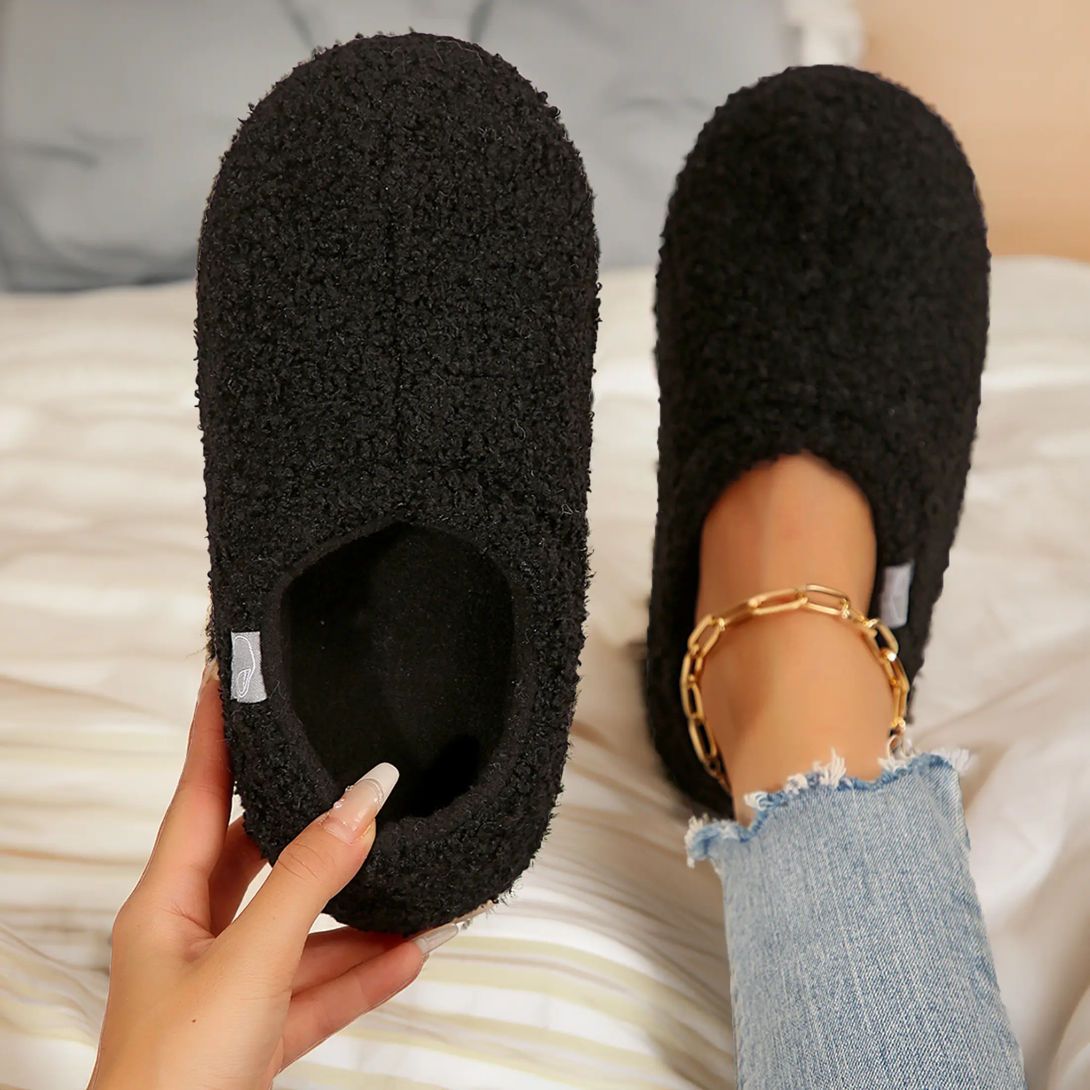 Women's Fuzzy Memory Foam Slippers Warm Cozy Shearling House Slippers for Ladies Supportive Slip on Indoor Home Shoes