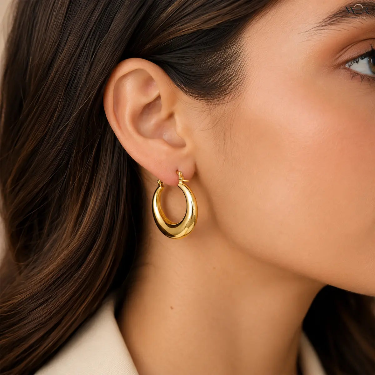 Women's Chunky Hoop Earrings - Gold, Silver, Rose Gold Tone Chunky Jewelry - Sparkling, Elegant, Lightweight, Comfortable, Versatile Feminine Costume Accessory for Daily Wear, Gift Idea, Gold Jewelry Earrings