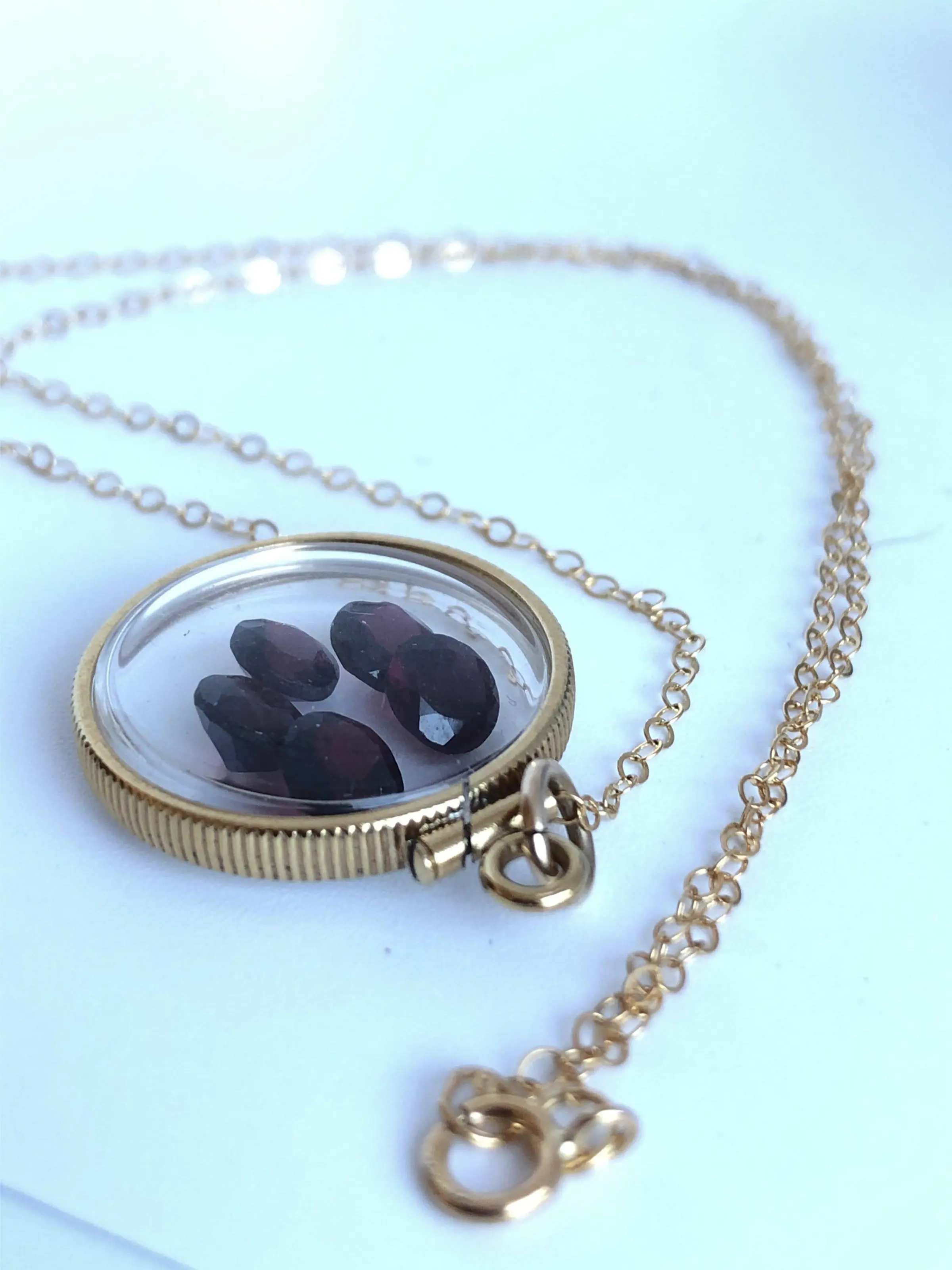Handmade garnet shaker locket, 14k gold filled w/ 3.55 ctw genuine gems. january birthstone customize one for your mother's day? ask me