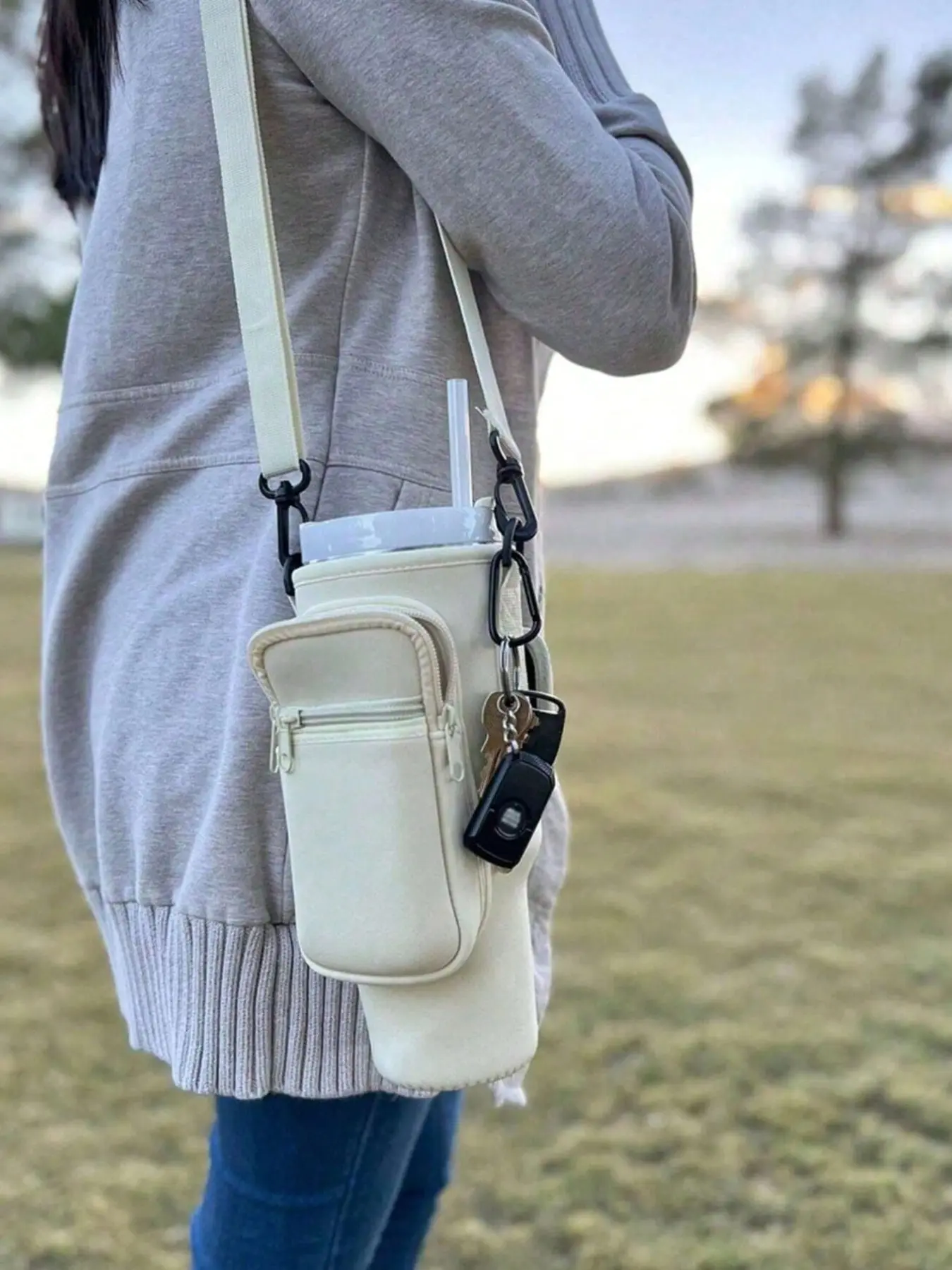 Water Bottle Bag with Phone Pocket and Cleaning Brush, Adjustable Strap, Fits 30/40oz Bottles, Ideal for Leisure, Fitness, Hiking, Camping