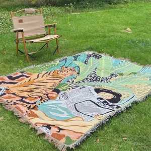 Tiger Pattern Picnic Blanket, Portable Thickened Tear Resistant Bohemian Style Woven Tassel Throw, Multipurpose Blanket for Bed, Sofa, Beach