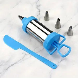 Icing Gun Set with 3 Tips（Random style） and 1 Spatula for Professional Cake Decoration