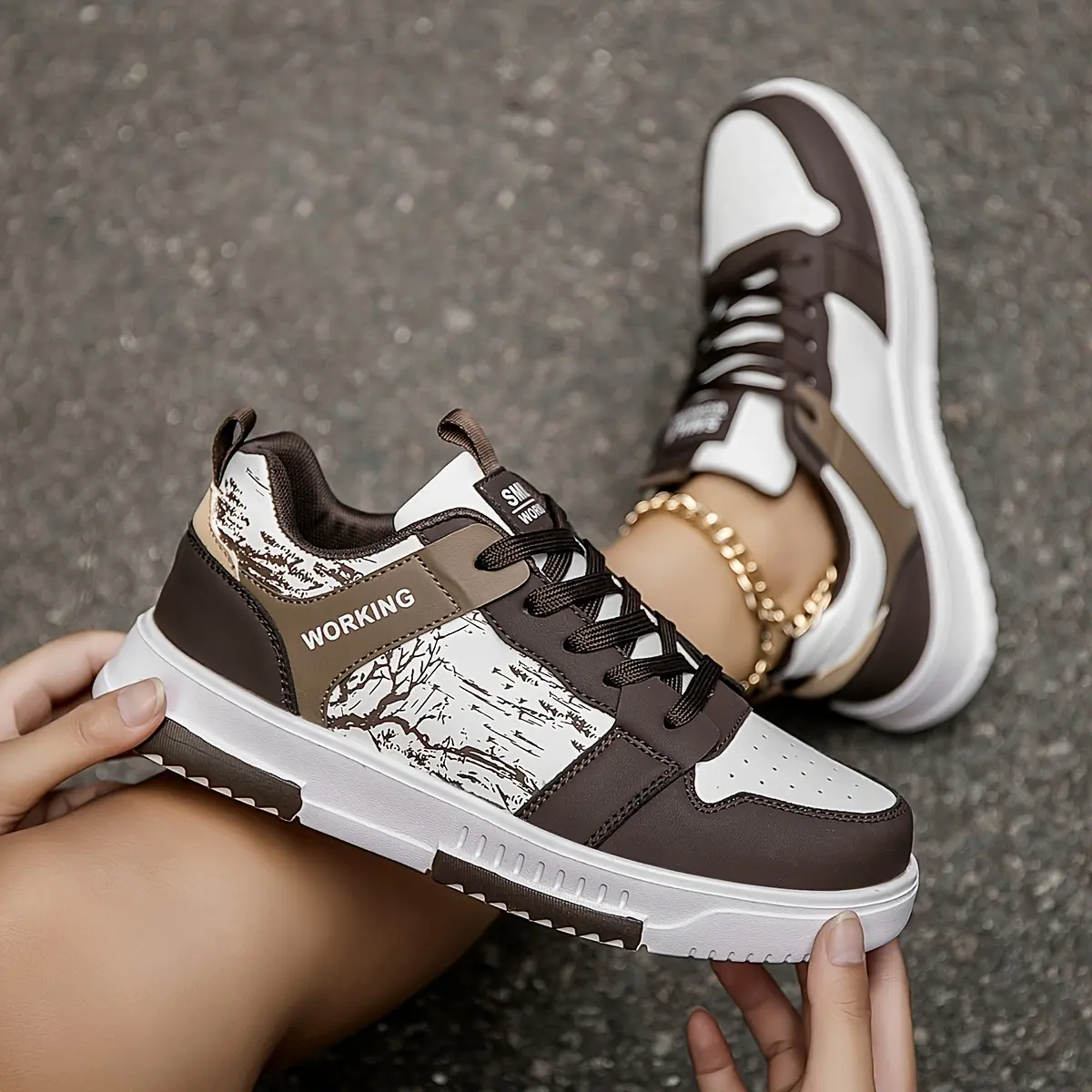 Women's Bold Design Color-Block Thick-Sole PU Leather Sneakers - Maroon and White Lace-Up Low-Top Casual Skate Shoes with Stylish Lettering for Casual Wear