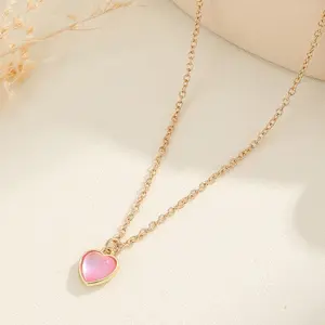Love necklace summer sweet ins niche versatile collarbone chain heart-shaped women's light luxury neck chain luxury pendant