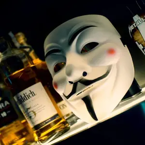 Halloween Horror Mask Lightweight Unisex V-Shape Slasher Costume Accessory, Perfect for Halloween Parties & Cosplay Events, Spooky Party Supplies